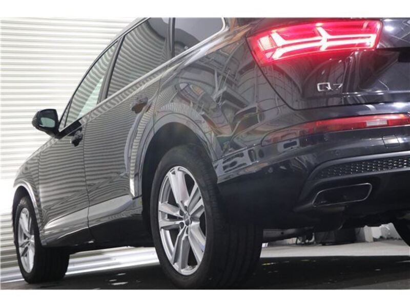 Q7