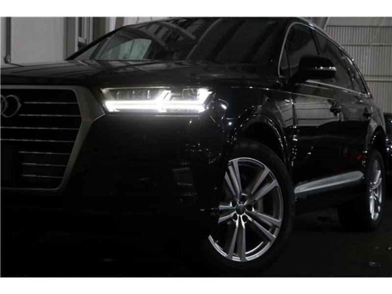 Q7