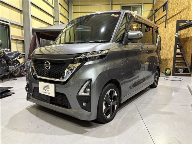 NISSAN ROOX