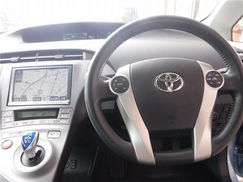 PRIUS PHV