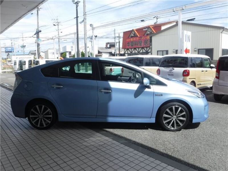 PRIUS PHV