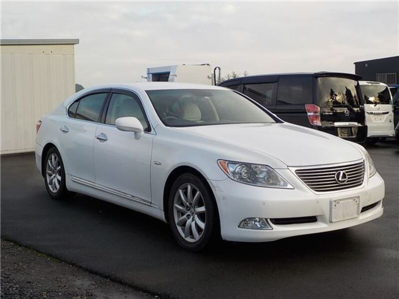 LEXUS LS