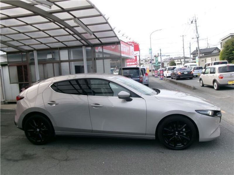MAZDA3