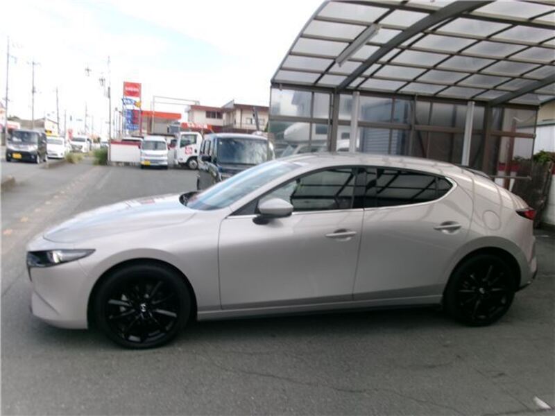 MAZDA3