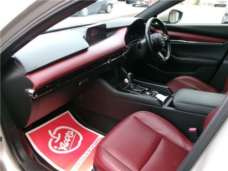 MAZDA3