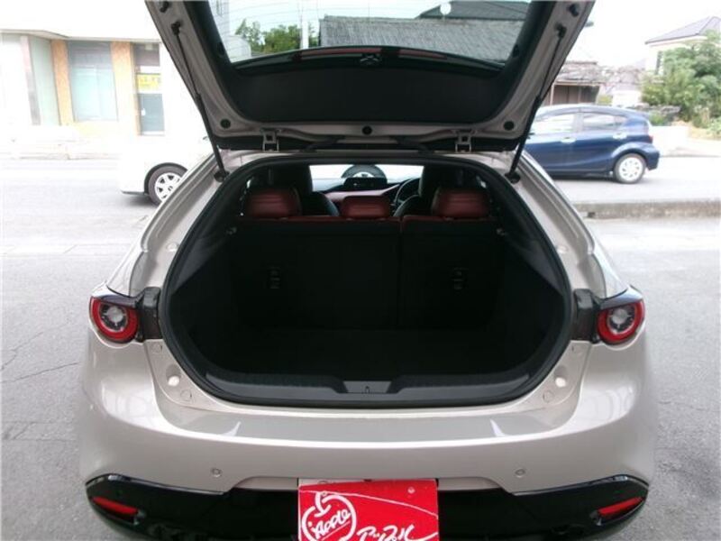 MAZDA3