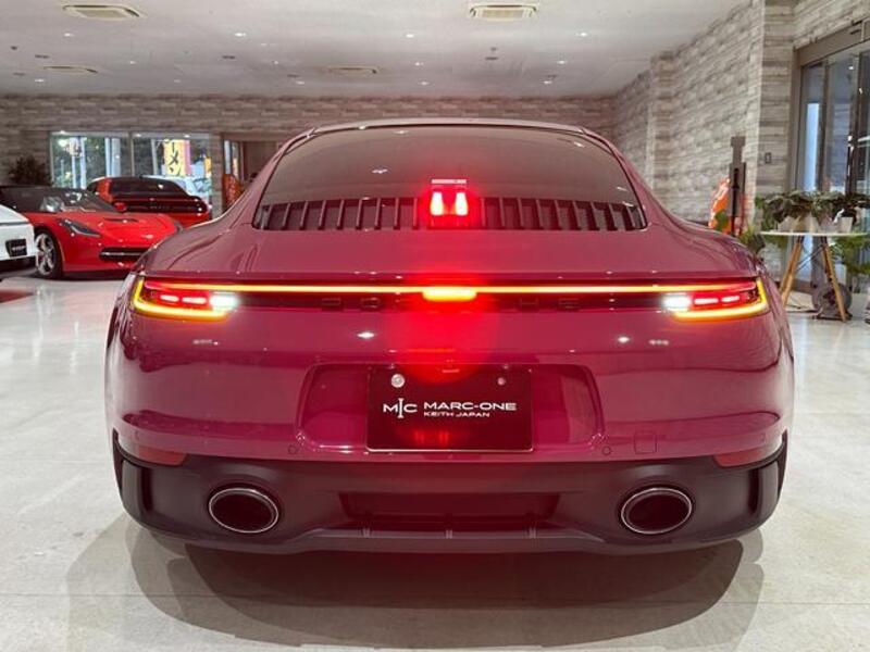 911