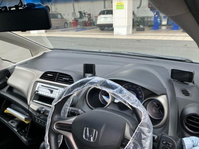 FIT HYBRID