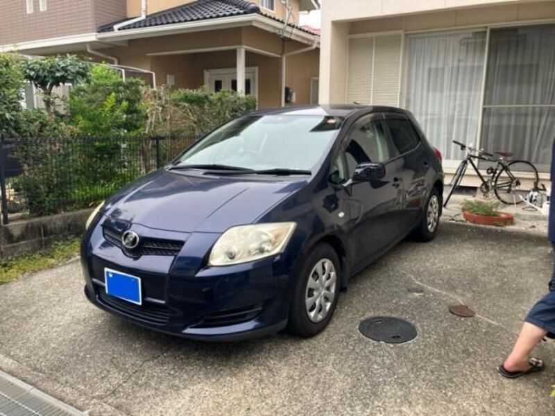 TOYOTA AURIS