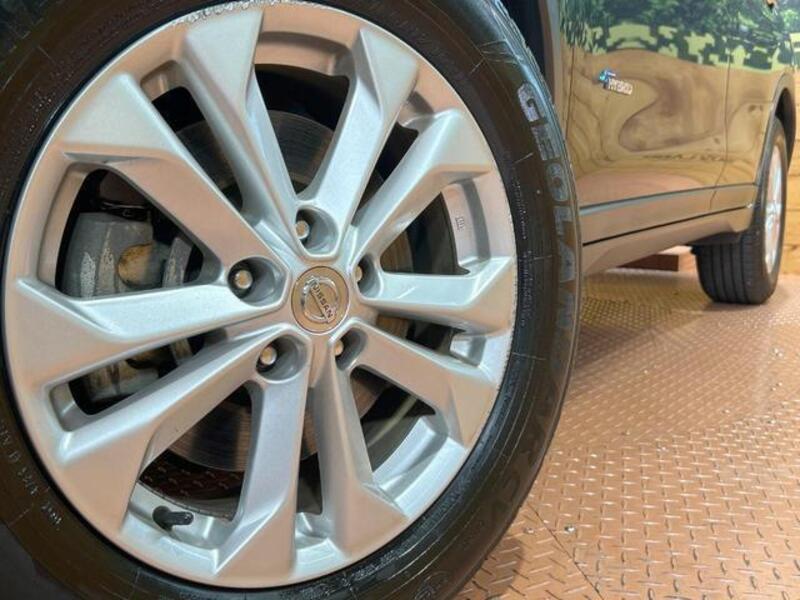 X-TRAIL