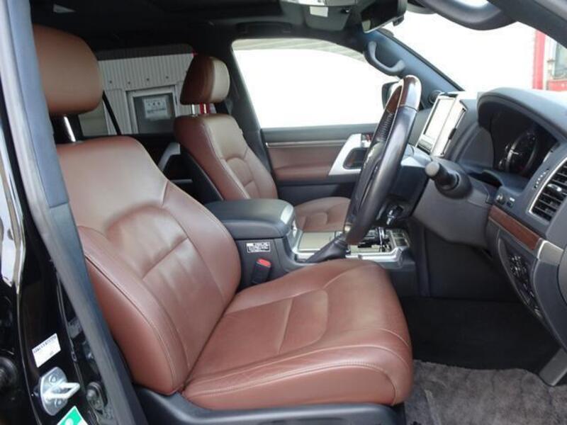 LAND CRUISER
