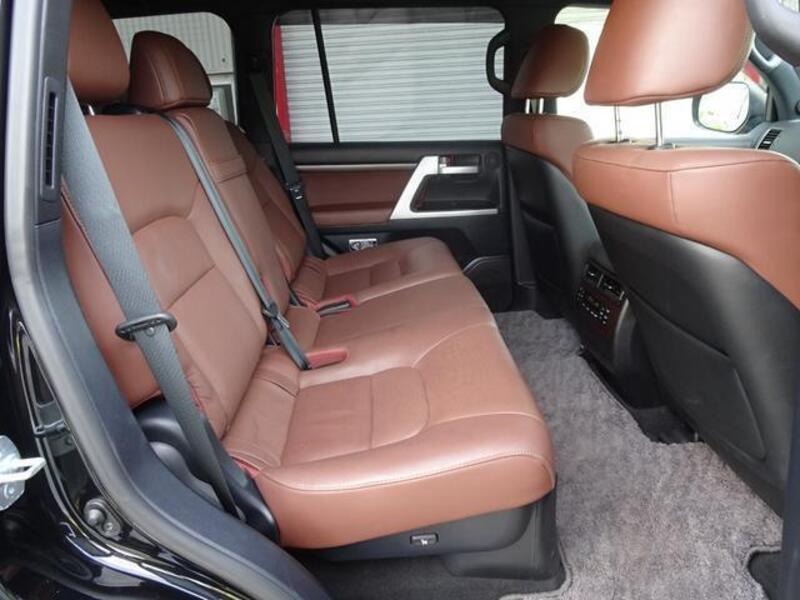 LAND CRUISER