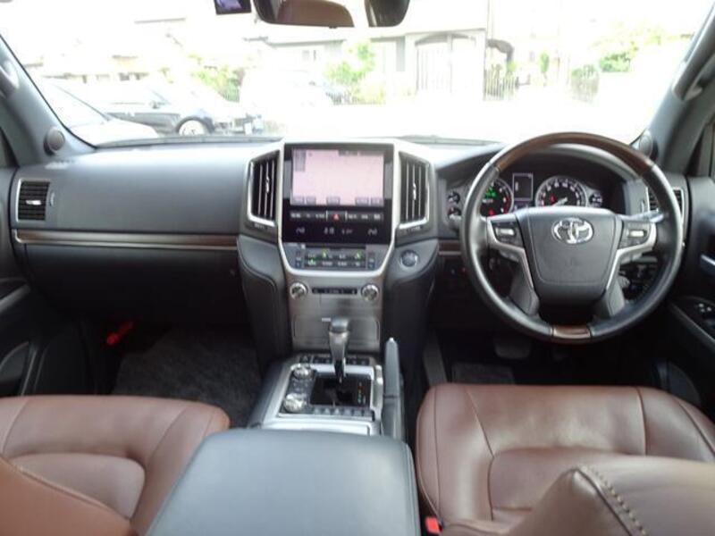 LAND CRUISER