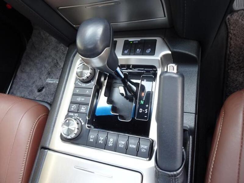 LAND CRUISER