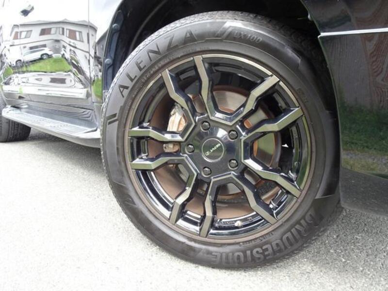 LAND CRUISER