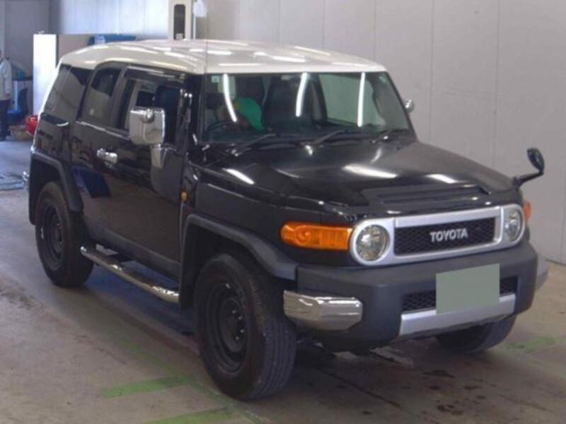 TOYOTA FJ CRUISER