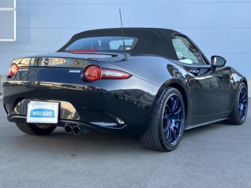 ROADSTER
