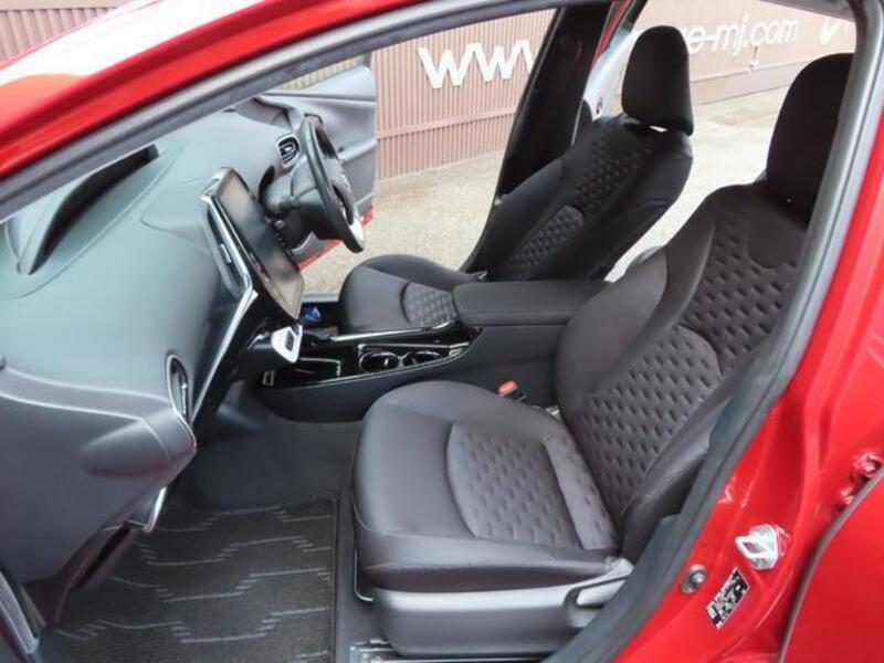 PRIUS PHV