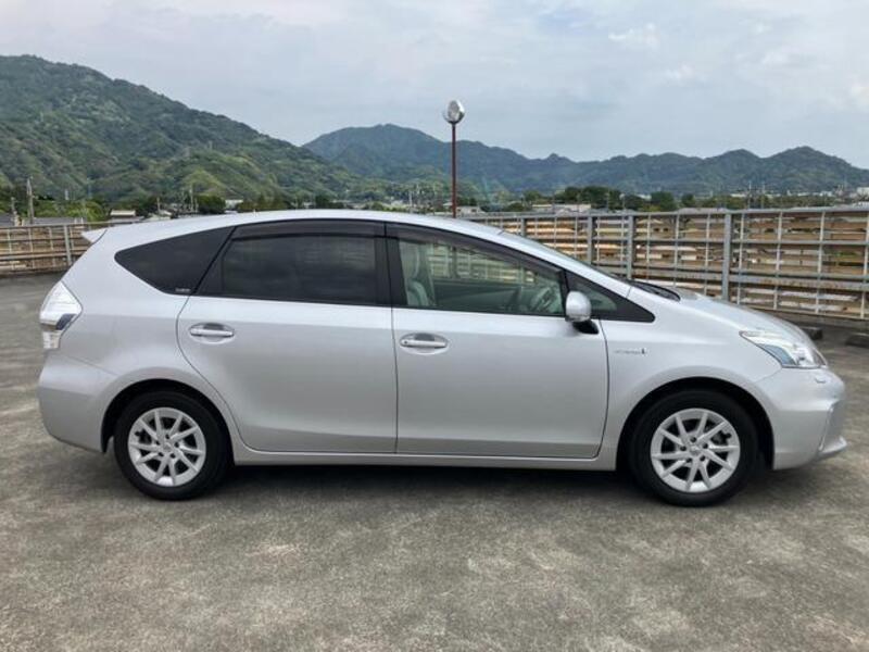 PRIUS ALPHA