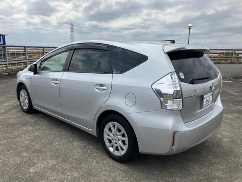 PRIUS ALPHA