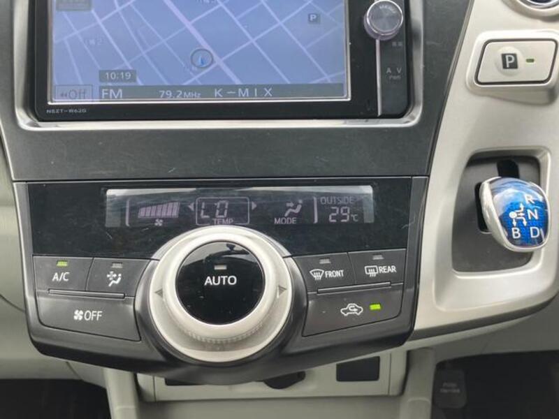 PRIUS ALPHA