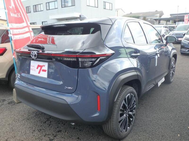YARIS CROSS