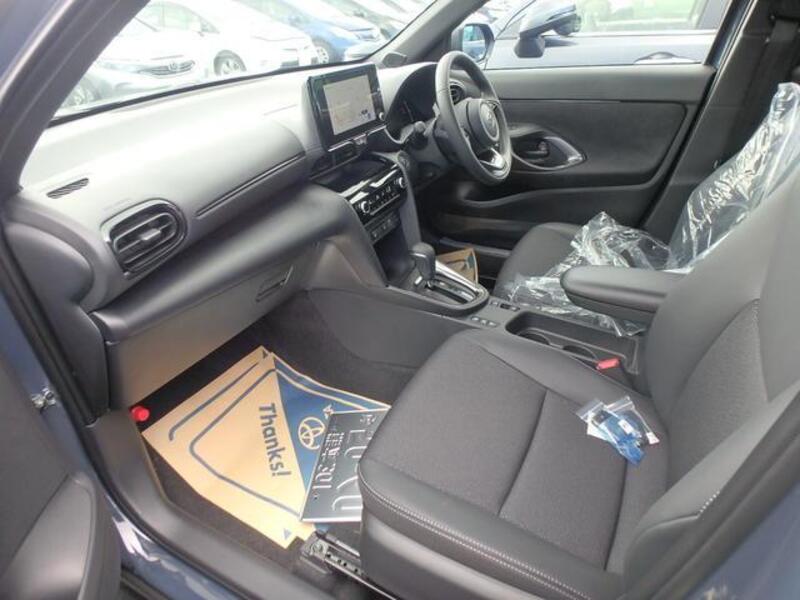 YARIS CROSS