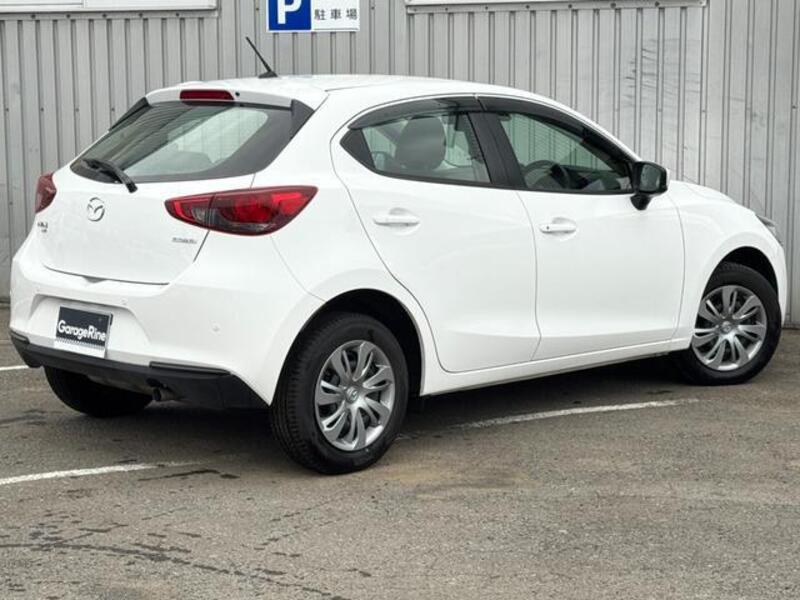 MAZDA2