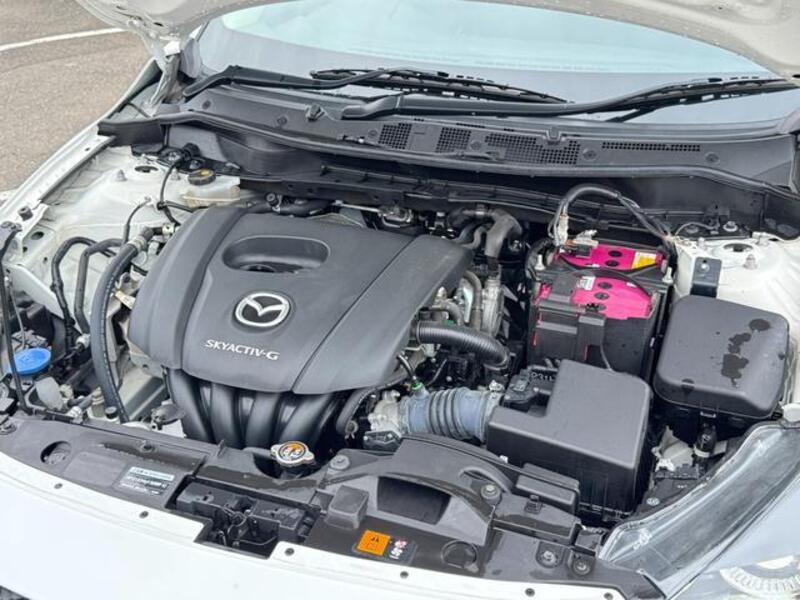 MAZDA2