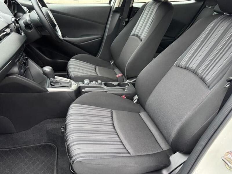 MAZDA2