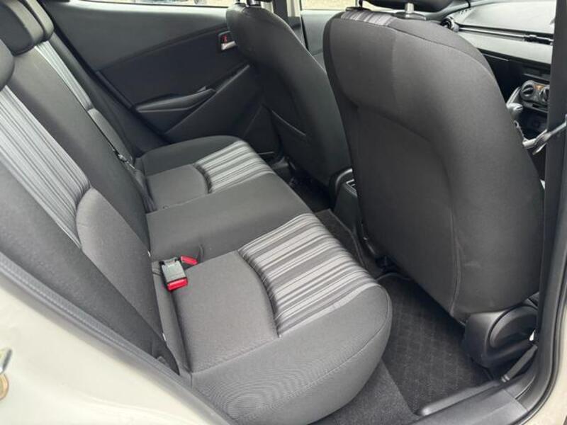 MAZDA2