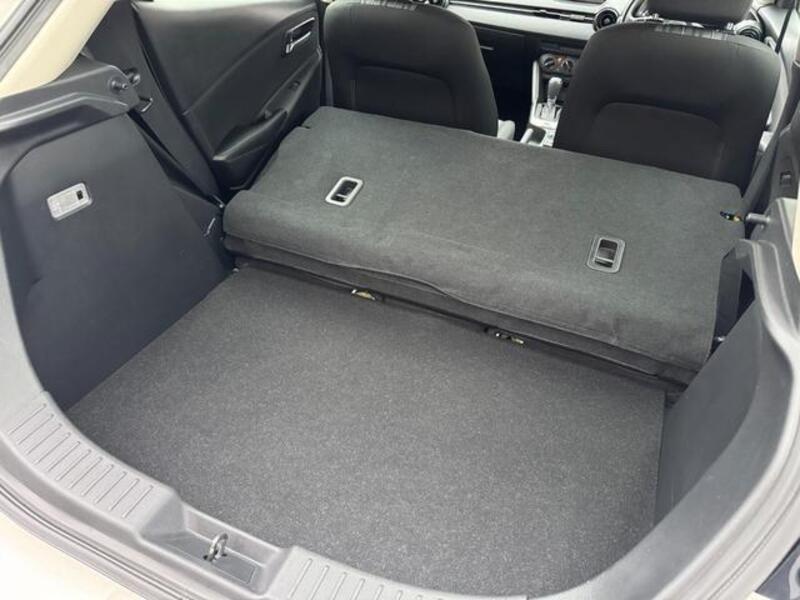 MAZDA2