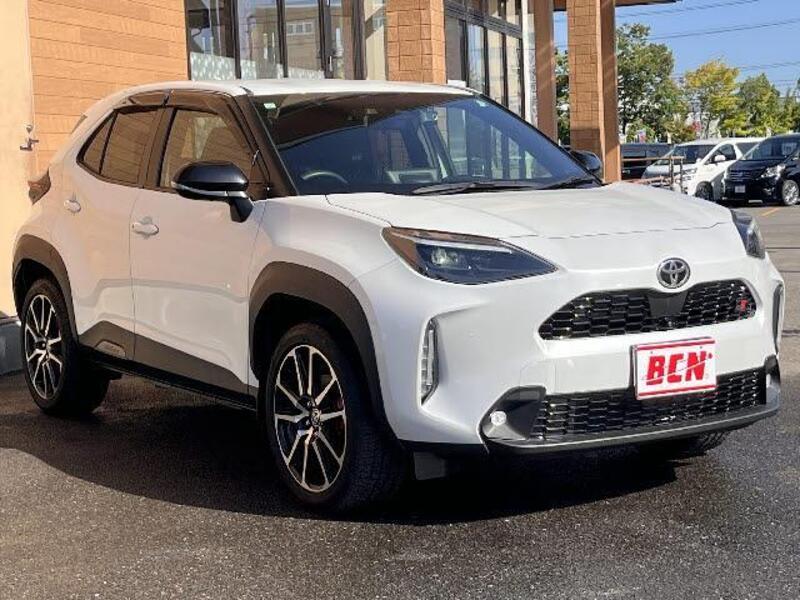 YARIS CROSS