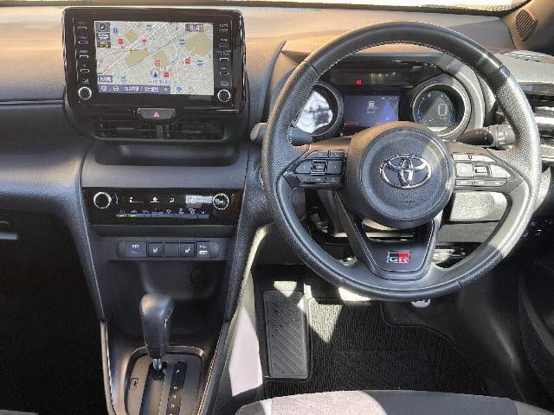 YARIS CROSS