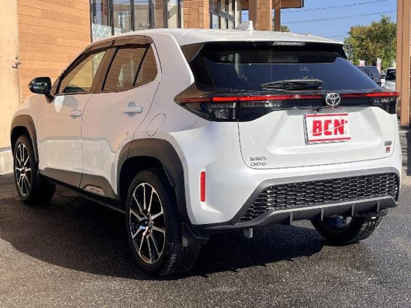 YARIS CROSS