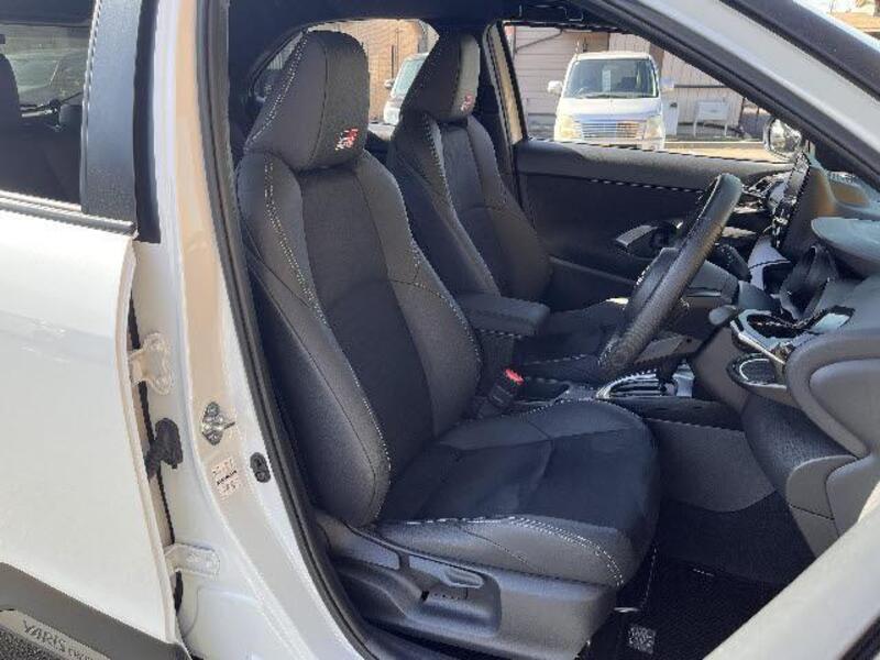 YARIS CROSS