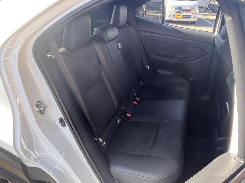 YARIS CROSS