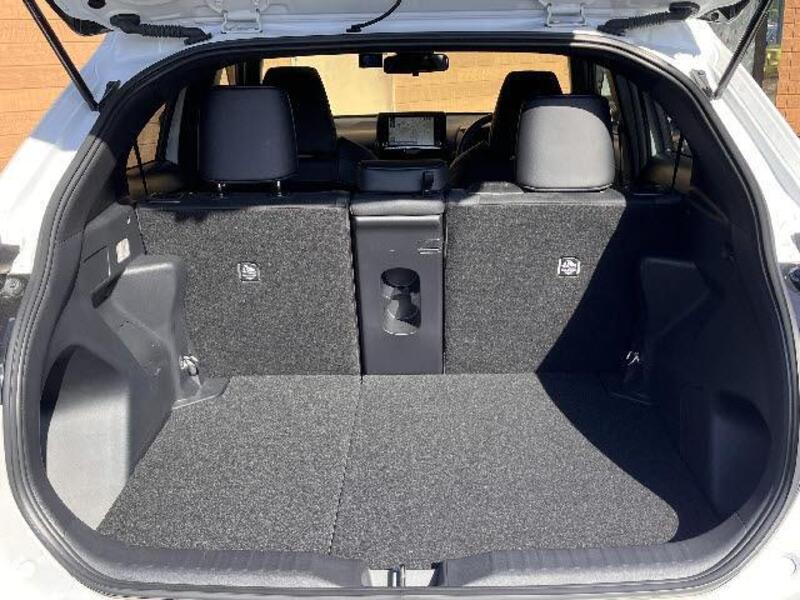 YARIS CROSS
