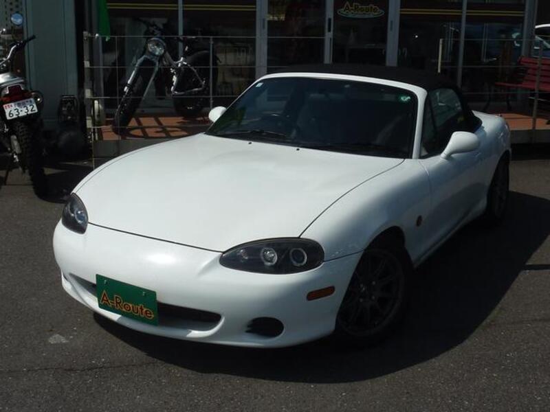 ROADSTER-0