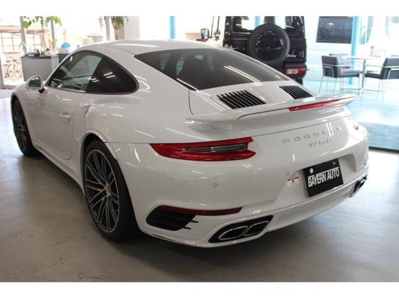 911