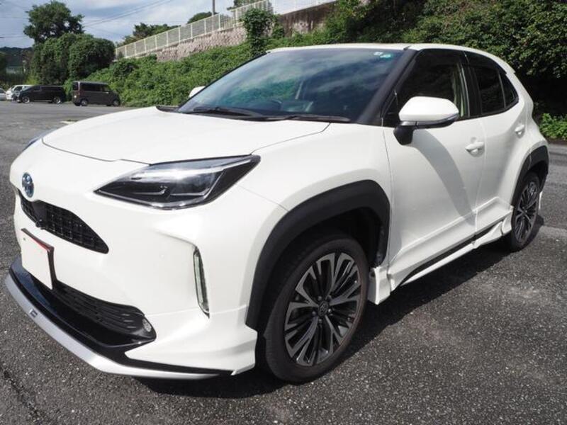YARIS CROSS