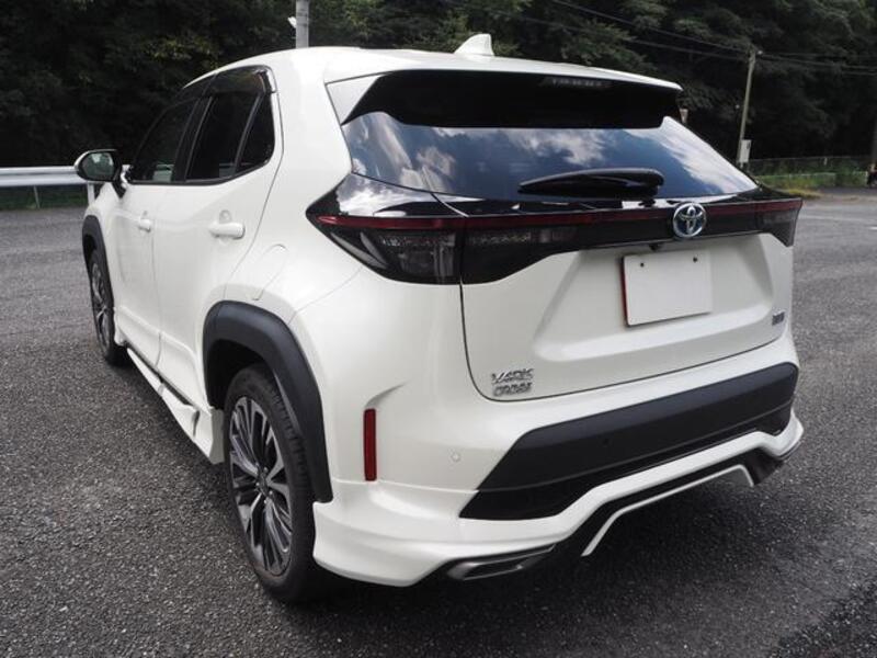 YARIS CROSS