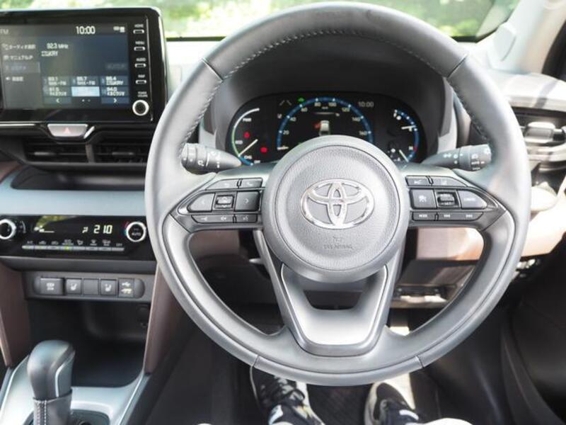 YARIS CROSS