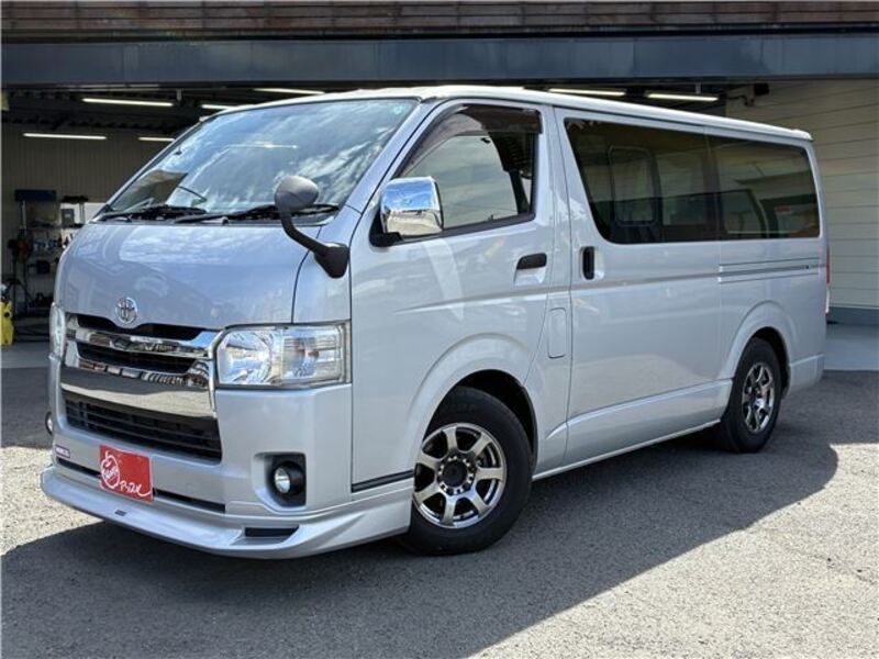 TOYOTA HIACE