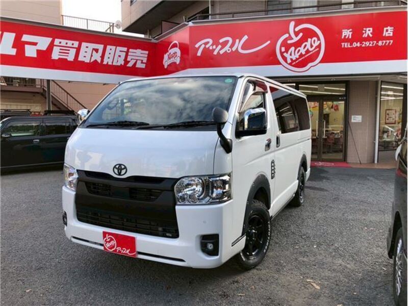 TOYOTA HIACE VAN