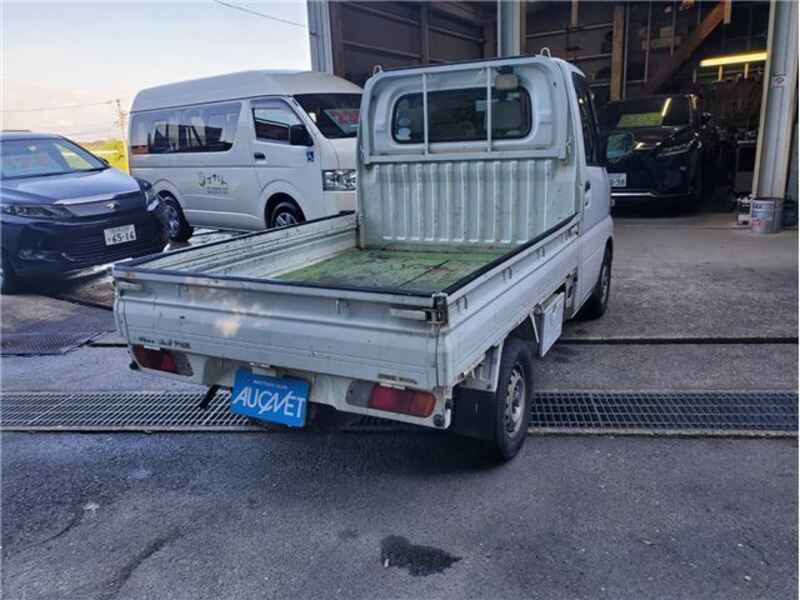 CLIPPER TRUCK