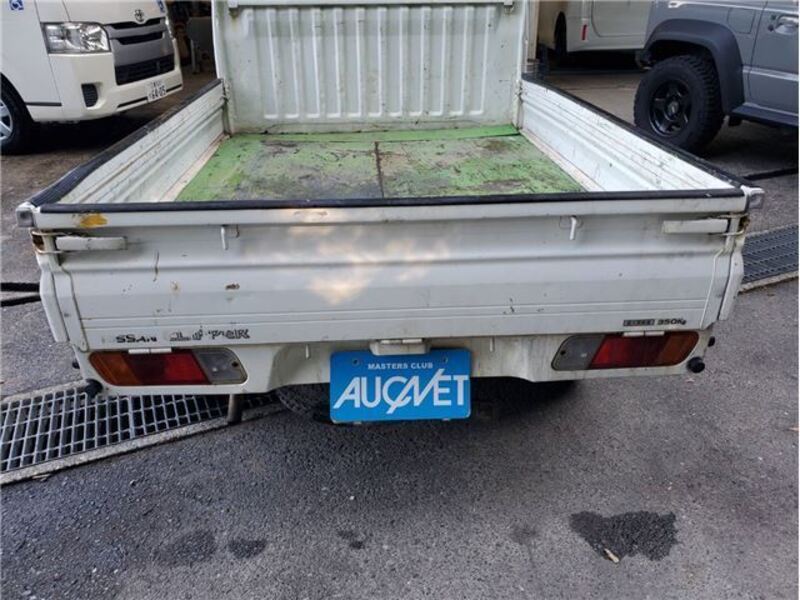 CLIPPER TRUCK