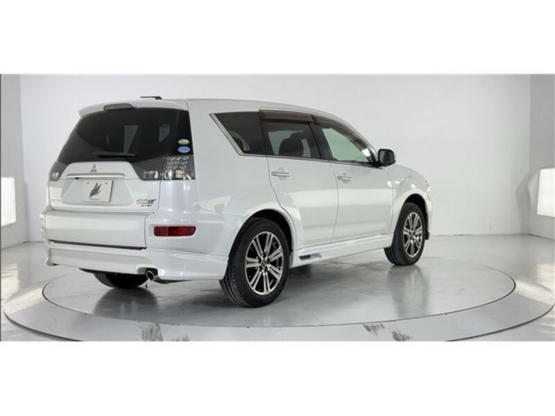 OUTLANDER