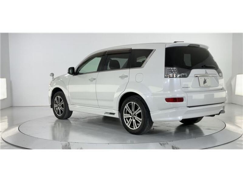 OUTLANDER