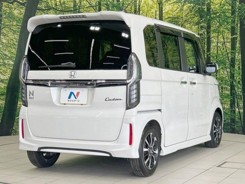 N BOX CUSTOM